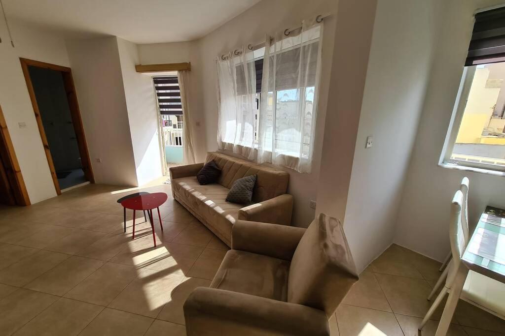Bugibba Corner Apartment Stone Away From The Sea St. Paul's Bay Buitenkant foto